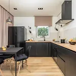 Stunning In With Private Swimming Pool, Be Inside Or Outside * Pola