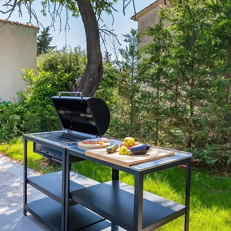 Stunning In Holiday home Pula