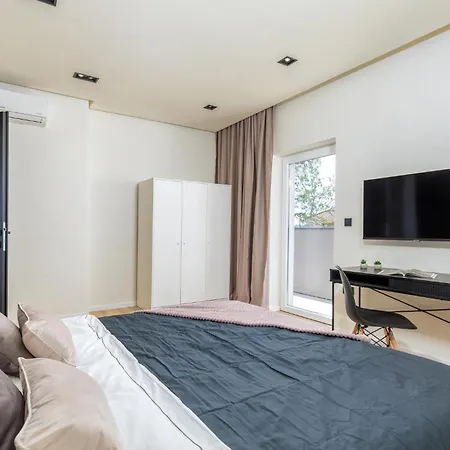 Cozy In With Private Swimming Pool, Be Inside Or Outside Сasa de vacaciones Pula