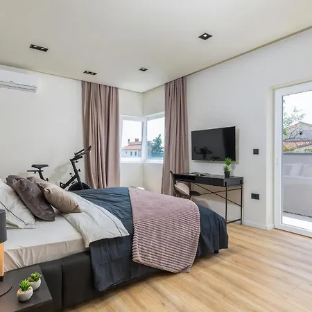 Stunning In * Πούλα