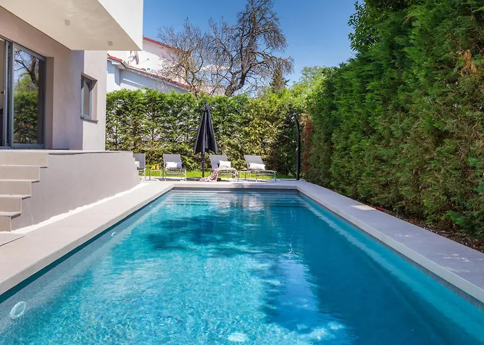 Stunning In Dom wakacyjny Pula