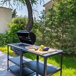 Stunning In With Private Swimming Pool, Be Inside Or Outside Holiday home Pula