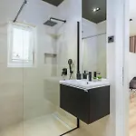 Stunning In With Private Swimming Pool, Be Inside Or Outside Holiday home