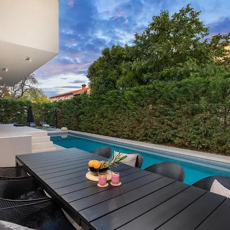 Hébergement de vacances Cozy In With Private Swimming Pool, Be Inside Or Outside Pula