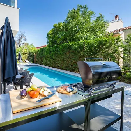 Cozy In With Private Swimming Pool, Be Inside Or Outside * 풀라