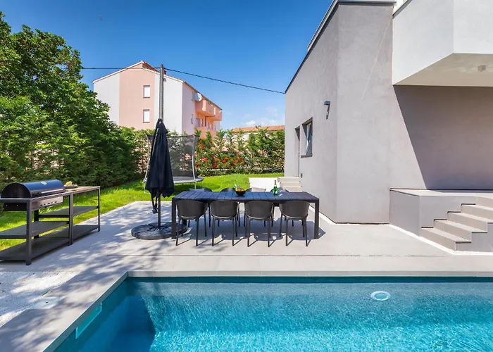 Stunning In * Πούλα