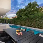 Casa de Férias Stunning In With Private Swimming Pool, Be Inside Or Outside Pula