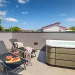 Casa de Férias Stunning In With Private Swimming Pool, Be Inside Or Outside