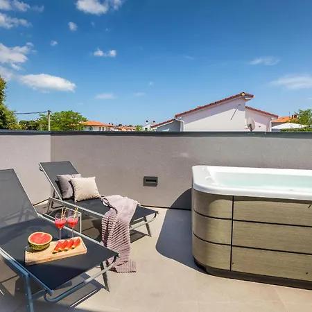 Ferienhaus Cozy In With Private Swimming Pool, Be Inside Or Outside